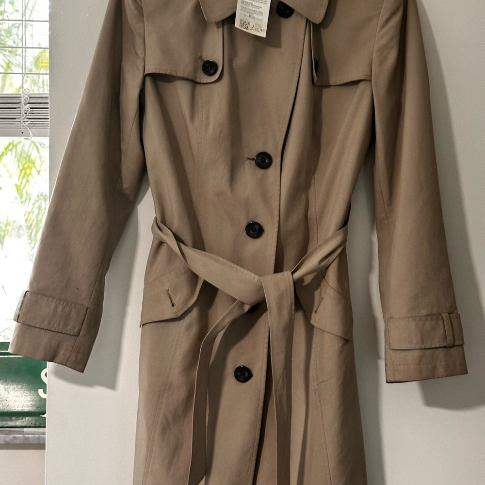 Tan Trench Coat with Wide Lapels and Belt
